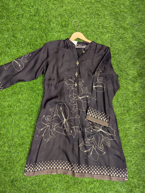 Italian Crepe Printed Kurti | Black With Floral Print (38)