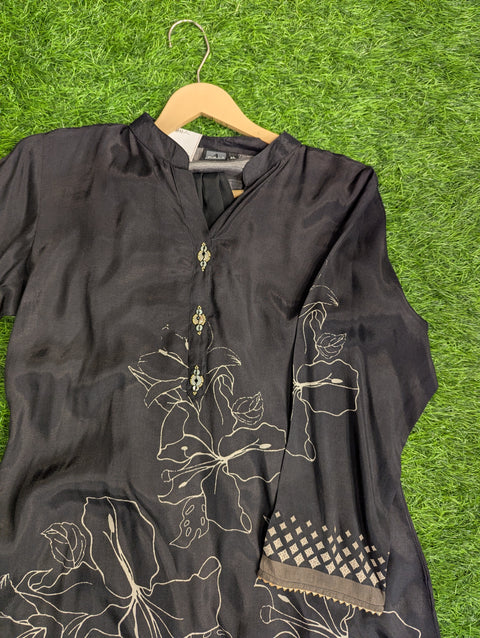 Italian Crepe Printed Kurti | Black With Floral Print (38)