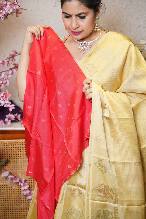 Munga silk with satin boder
