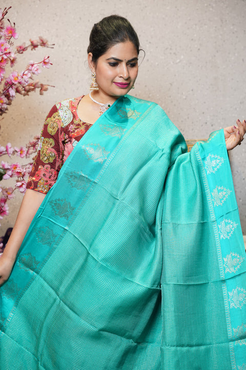 Munga silk with satin boder